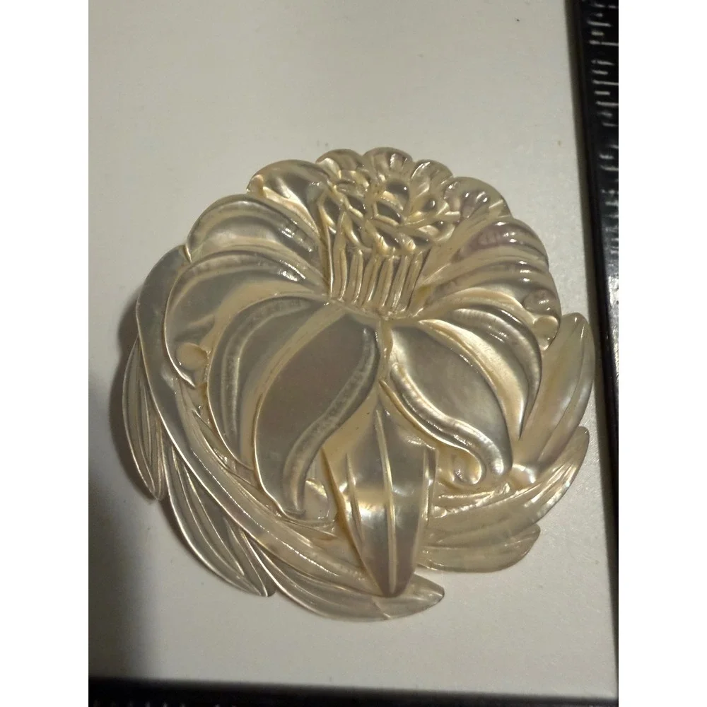 Vintage Hand Carved Mother of Pearl Shell Flower Brooch Pin Iridescent Floral 2